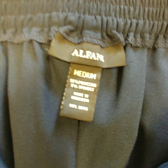 Alfani Navy Ruched Capris - Picture 4 of 8